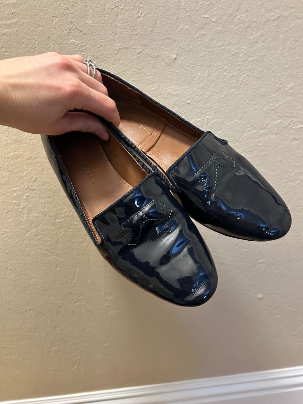 Neely & Chloe designer patent leather embossed bow loafers
